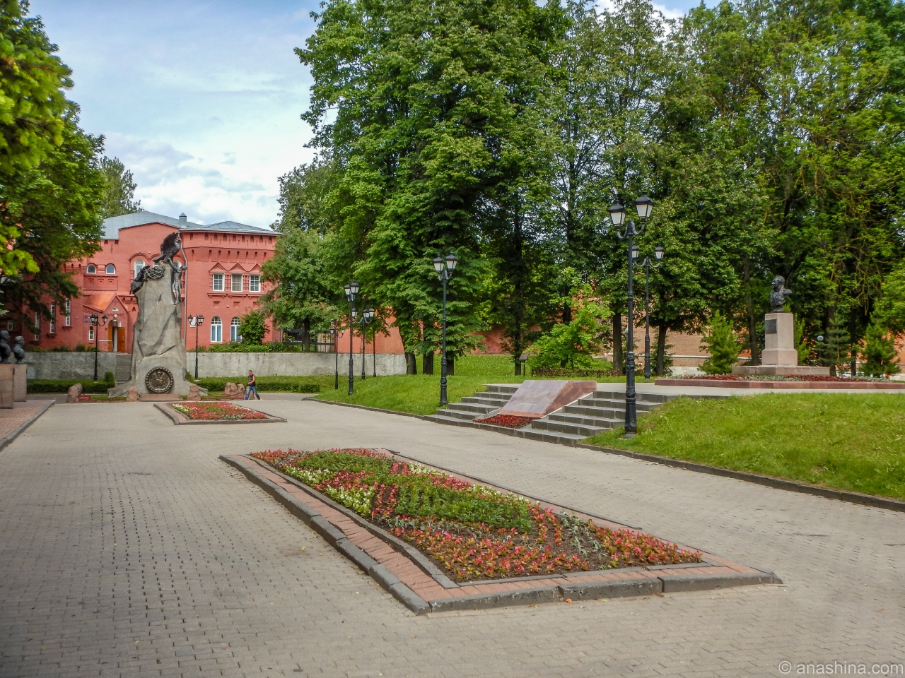 Сквер Памяти героев в Смоленске